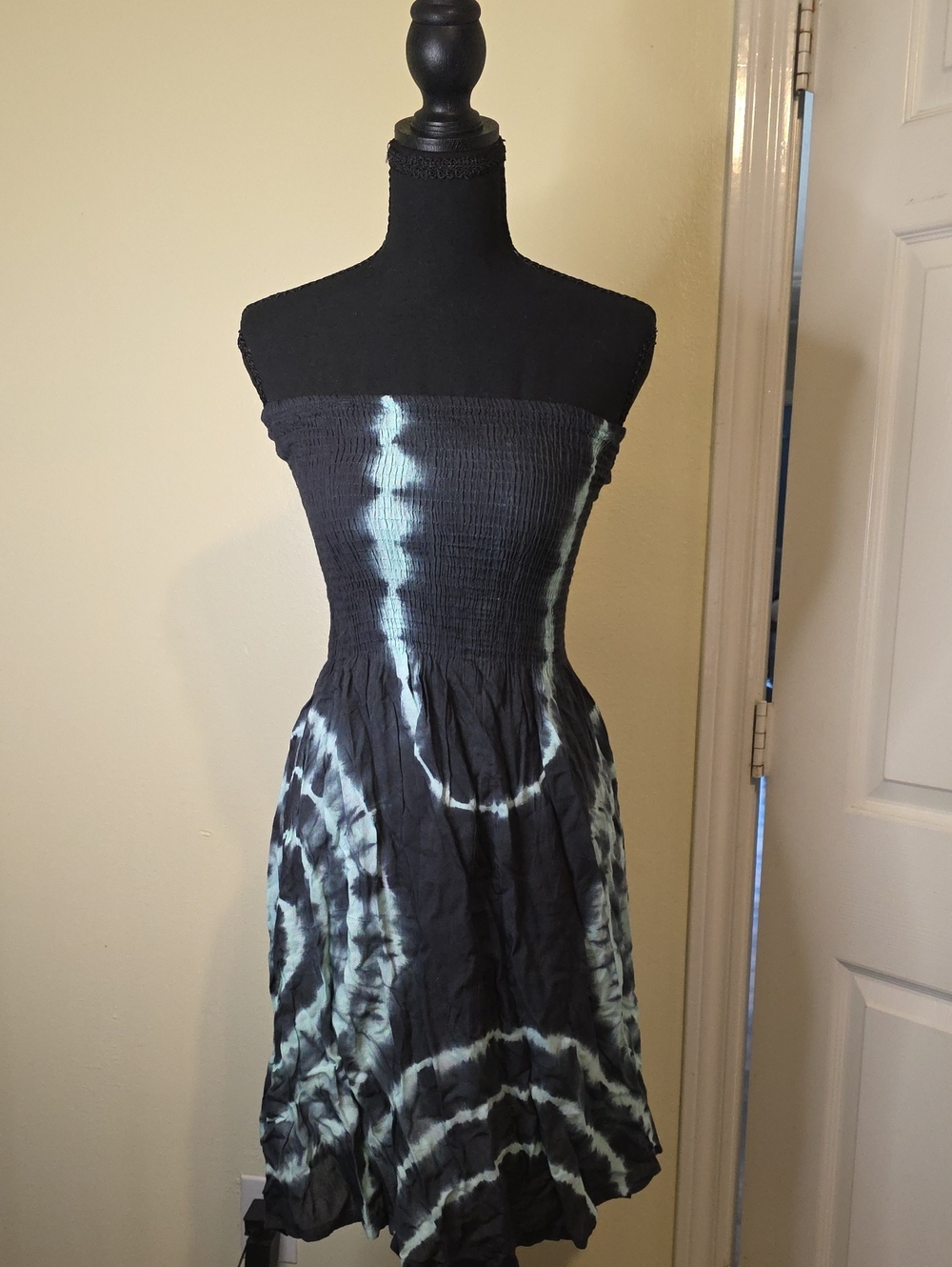 Rivieras Black and Mint Tie-Dye Strapless Smocked Dress